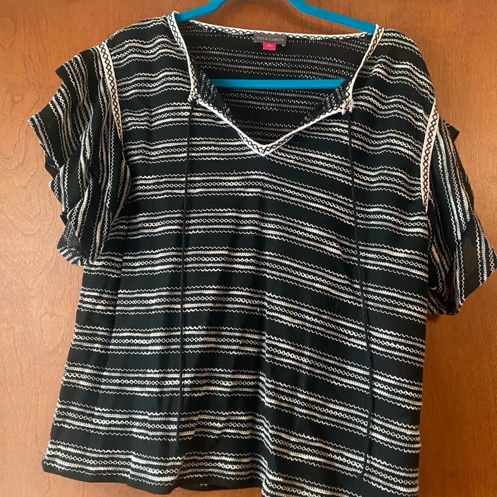 Vince Camuto black top